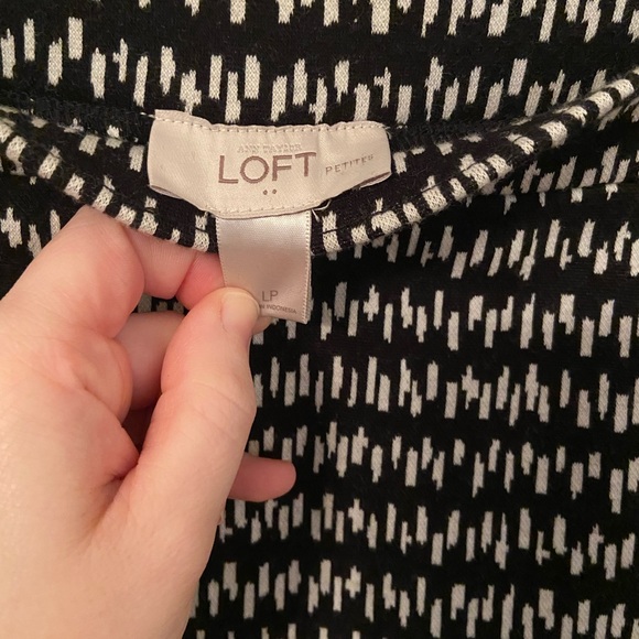 LOFT Women’s Textured Skirt - Picture 3 of 4